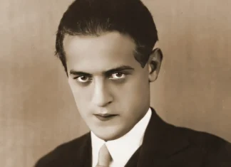 En est i upplopp på Java. En ung skådespelares resa till kaffeplantagen